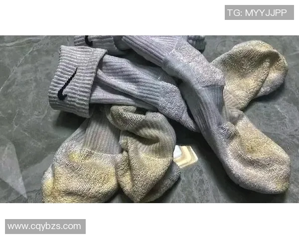 足球明星的袜子究竟有多臭揭秘他们的训练与比赛背后的秘密