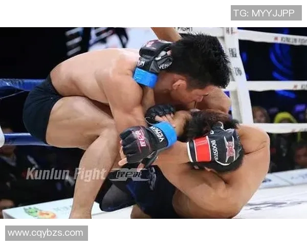 杨建平勇战日本拳王挑战极限展现中国拳击实力与风采 杨建平勇战日本拳王挑战极限展现中国拳击实力与风采
