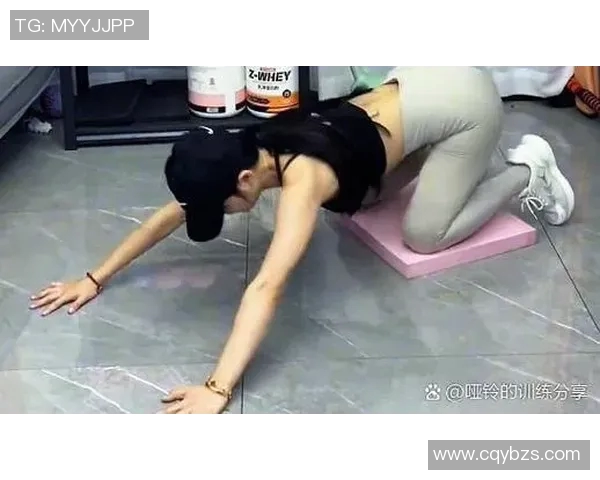 哑铃训练助你轻松减肚子打造完美腹部线条的实用视频教程